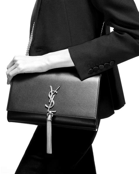 Đánh giá chi tiết những chiếc túi xách, ví da Yves Saint Laurent 